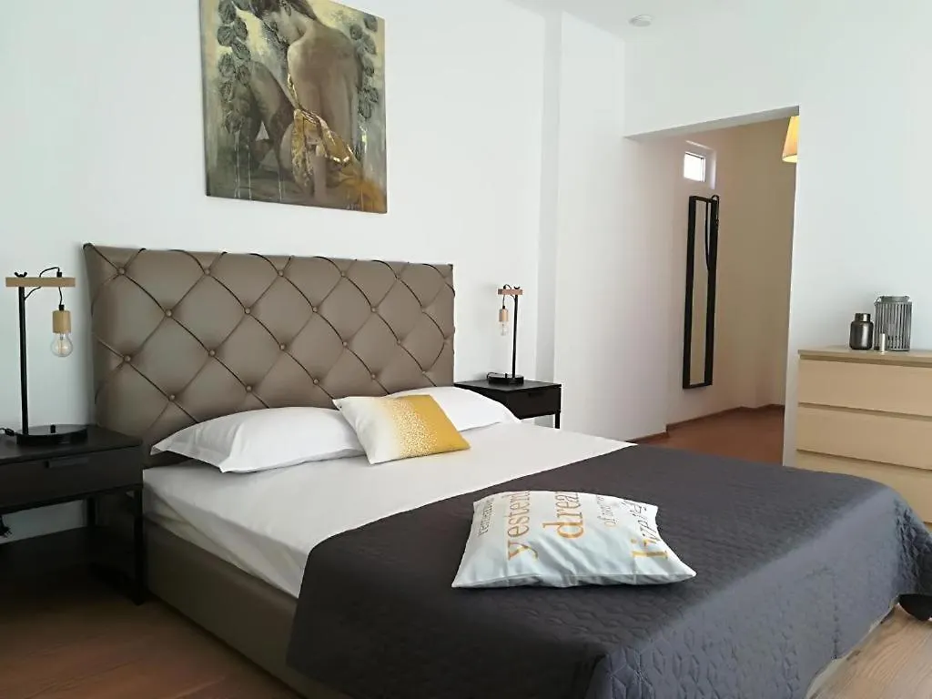 Guesthouse Smart Βουκουρέστι Πανσιόν
